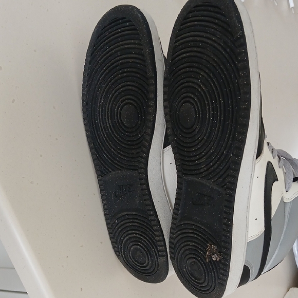 Nike Black and Gray Sneakers Court Vision - Picture 4 of 4